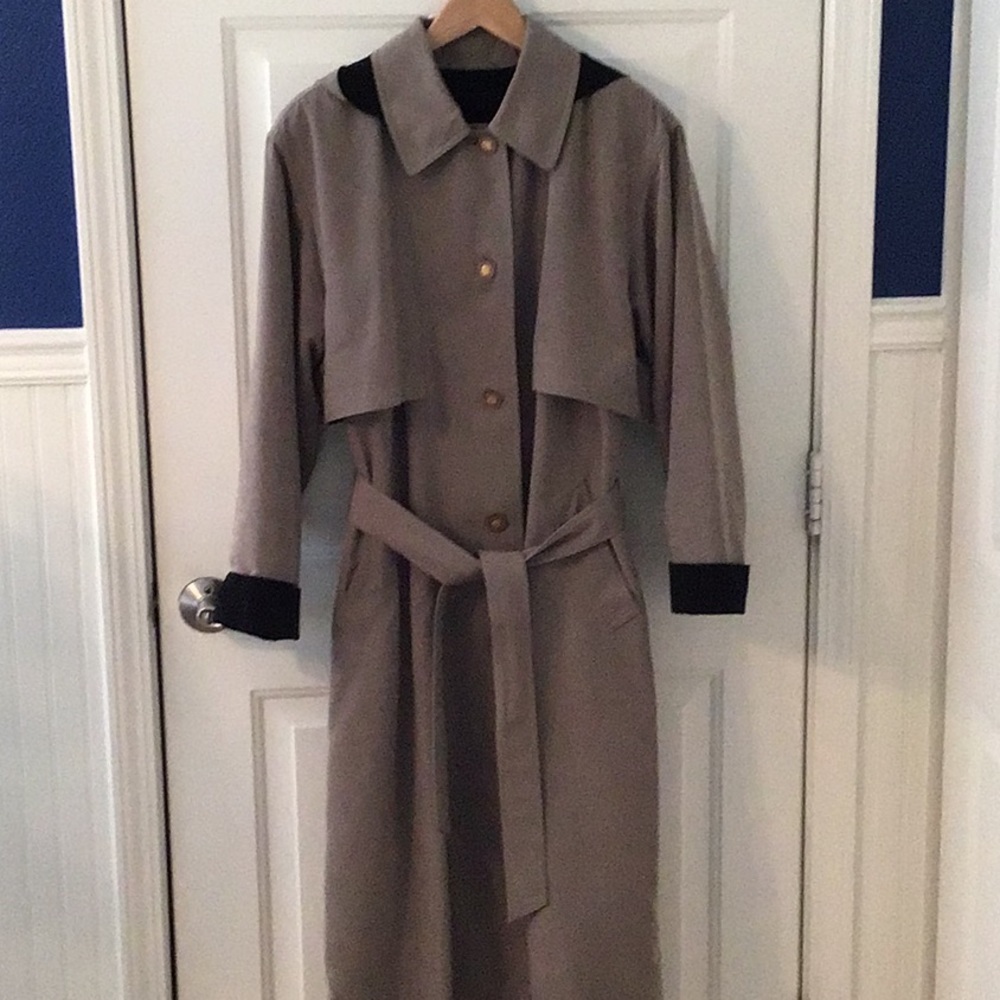 Vintage Misty Harbor Woman’s Trench/Raincoat